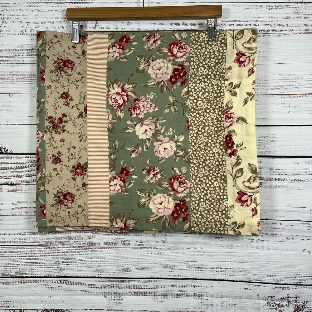 Home Expressions JC Penney Green Floral Curtain Valance